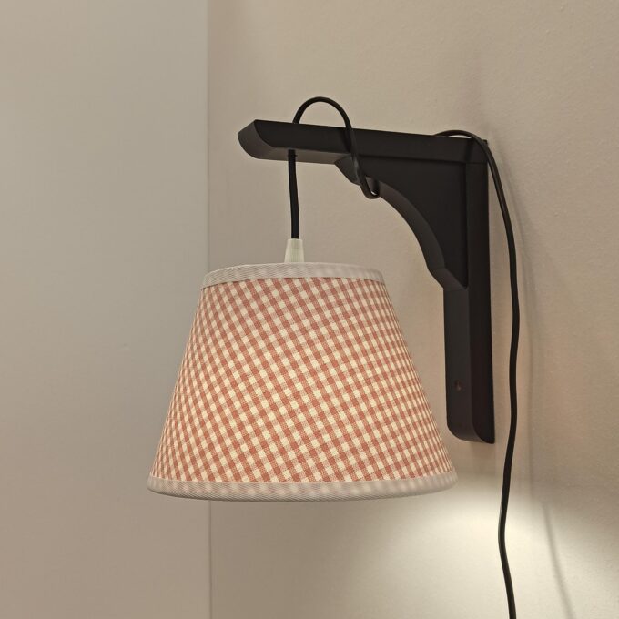 wall-bracket-black-petit-carreaux-pink (2)